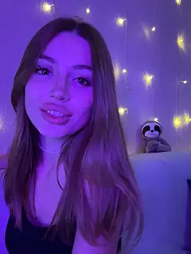 Elizabeth Tay online show from October 2025 05:35:02 PM