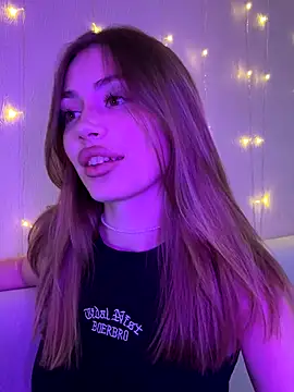 Elizabeth Tay online show from October 2025 05:19:01 PM