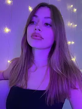 Elizabeth Tay online show from October 2025 04:20:02 PM