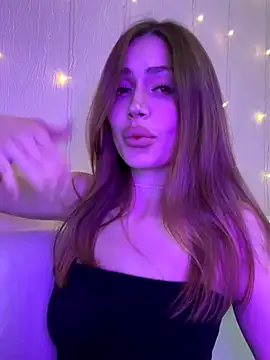 Elizabeth Tay online show from November 2025 04:20:02 PM