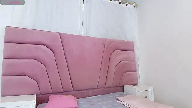 miajhonsonx online show from March 2026 09:08:01 PM