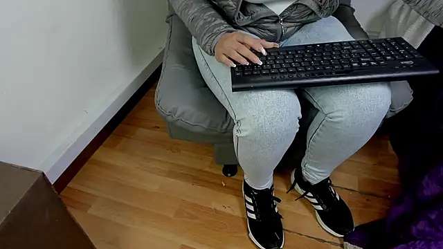 Shantal  G online show from February 2026 12:23:01 PM