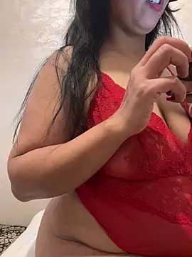 lara9Qouin online show from April 2026 10:54:02 PM