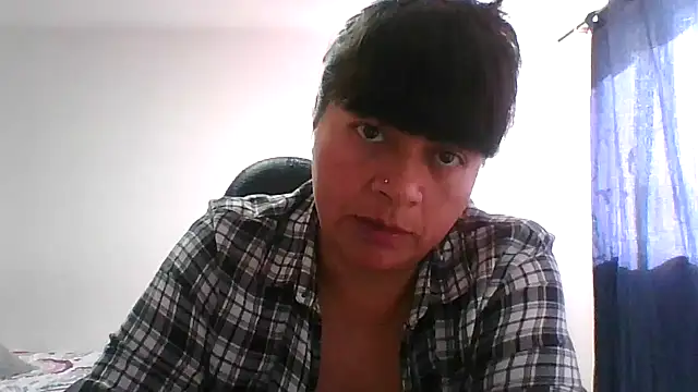 adri89-g online show from February 2026 02:11:02 PM