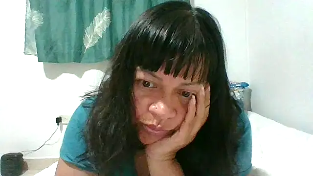 adri89-g online show from February 2026 02:41:01 AM