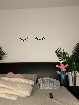 Andrestarr online show from October 2025 07:13:01 PM