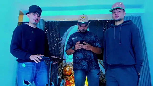 Snapshot of Iam_Steven chatting on September 2025 12:32:01 PM Iam Steven online show from September 2025 12:32:01 PM