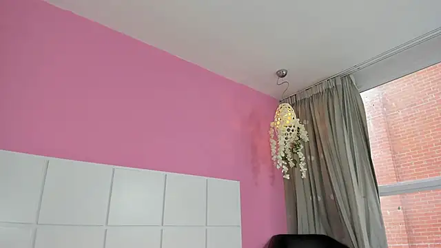 Aliciabloom online show from September 2025 12:19:01 PM