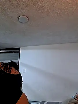 Aliciabloom online show from October 2025 08:41:01 PM