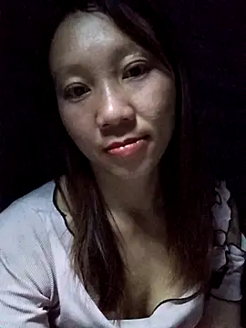 Snapshot of bonnie-00 chatting on May 2026 02:33:01 PM bonnie-00 online show from May 2026 02:33:01 PM