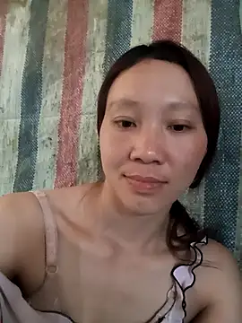 Snapshot of bonnie-00 chatting on May 2026 05:13:01 AM bonnie-00 online show from May 2026 05:13:01 AM