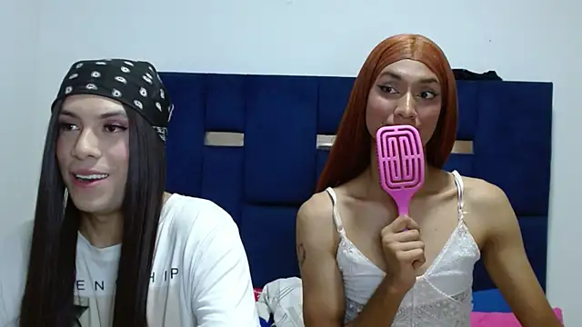 PinkLuna LolaBloom online show from May 2026 11:23:04 PM