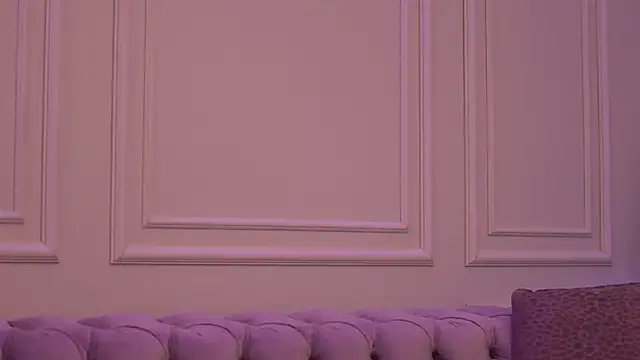 Snapshot of KatieHayes chatting on November 2025 06:50:02 PM KatieHayes online show from November 2025 06:50:02 PM