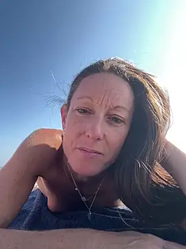 Snapshot of Kristinatreize chatting on October 2025 09:41:01 AM Kristinatreize online show from October 2025 09:41:01 AM
