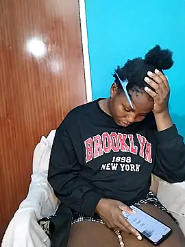 BlondieBitch online show from November 2025 09:28:01 PM