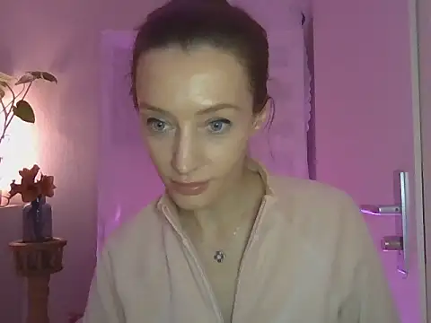 Lasirra online show from November 2025 09:52:01 PM