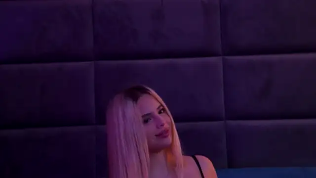 YssabelFox online show from November 2025 03:52:02 PM