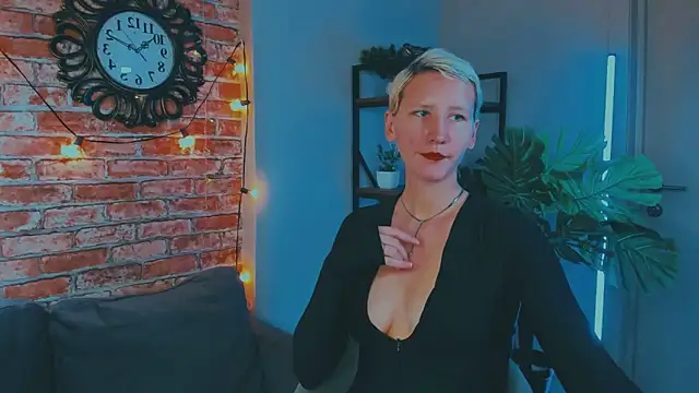 Snapshot of Kim_Waite chatting on October 2025 12:12:02 PM Kim Waite online show from October 2025 12:12:02 PM