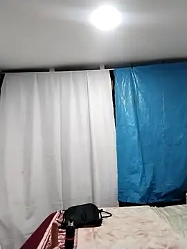 LaraCaliente online show from October 2025 12:30:02 AM