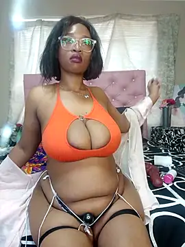 Snapshot of YummyChocTits chatting on October 2025 09:51:01 AM YummyChocTits online show from October 2025 09:51:01 AM