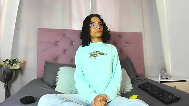 EthanBlackwoodd online show from October 2025 07:49:02 PM