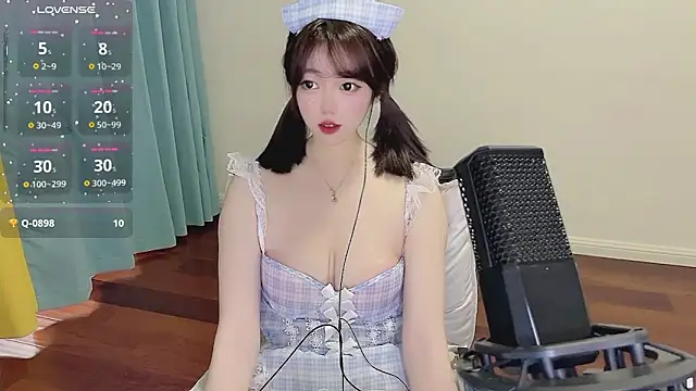 Snapshot of Lucky_Cici chatting on December 2025 12:18:02 AM Lucky Cici online show from December 2025 12:18:02 AM