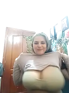 Snapshot of Rose_Jessy chatting on September 2025 05:57:02 PM Rose Jessy online show from September 2025 05:57:02 PM