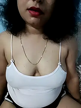 Snapshot of Deliciouskimi chatting on May 2026 06:47:01 PM Deliciouskimi online show from May 2026 06:47:01 PM