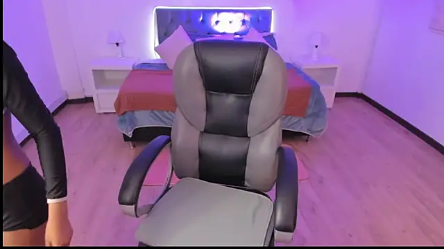 Sofia collen  online show from December 2025 08:50:02 PM