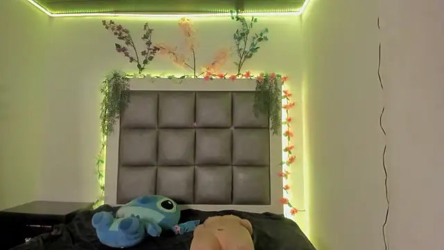 abbiecollins js online show from February 2026 04:21:02 AM