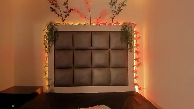 abbiecollins js online show from March 2026 04:18:02 AM