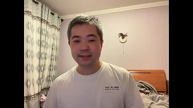 Snapshot of Mr_Dog chatting on September 2025 01:05:01 PM Mr Dog online show from September 2025 01:05:01 PM