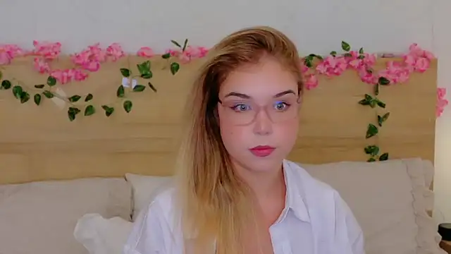 Lilith Bonheur online show from November 2025 10:24:01 PM