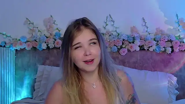 Lilith Bonheur online show from March 2026 08:12:01 PM