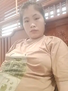 Luyen004 online show from October 2025 12:22:02 AM