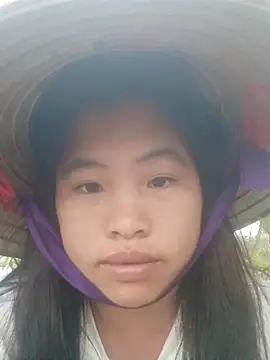 Luyen004 online show from January 2026 12:04:01 AM