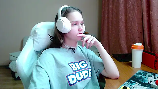 SharybbFace online show from November 2025 03:01:02 PM