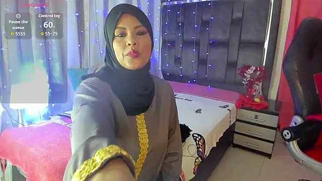 Snapshot of MalakChauriye chatting on February 2026 01:09:02 PM MalakChauriye online show from February 2026 01:09:02 PM