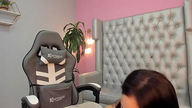 sofi  18  online show from October 2025 06:21:01 PM