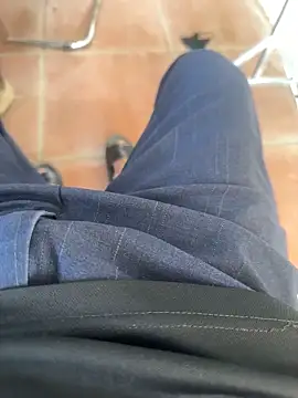 Snapshot of CZpublic chatting on October 2025 03:04:01 AM CZpublic online show from October 2025 03:04:01 AM