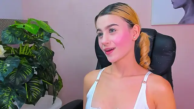 ChloeLaurentt online show from March 2026 01:21:01 AM