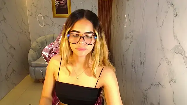 lilith4 s online show from October 2025 10:52:01 PM