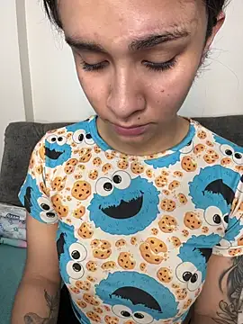 Isabella-Teen online show from December 2025 02:08:02 AM