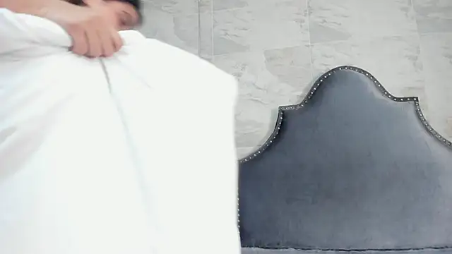 isabel 09 online show from September 2025 02:54:01 PM