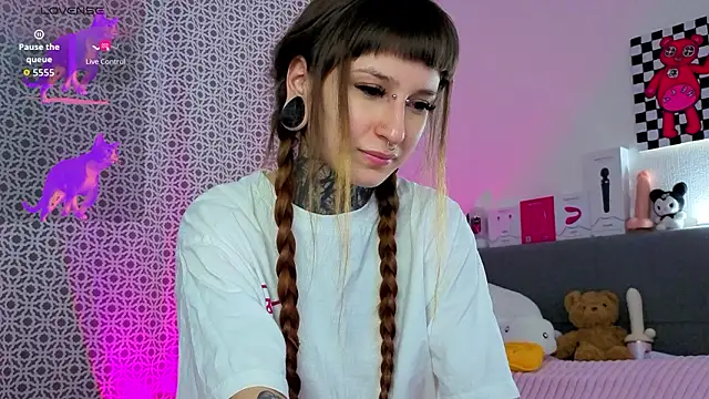 LilithPoison online show from February 2026 06:03:01 PM