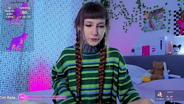 Snapshot of LilithPoison chatting on May 2026 02:42:01 AM LilithPoison online show from May 2026 02:42:01 AM