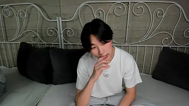 HeejinWang online show from November 2025 08:11:01 PM