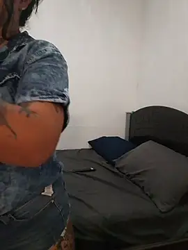 Snapshot of agnesvela chatting on April 2026 05:33:01 AM agnesvela online show from April 2026 05:33:01 AM