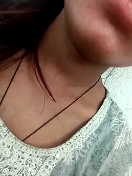 Aaisha-16 online show from April 2026 04:11:01 AM