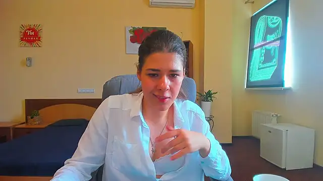 Joannia online show from September 2025 07:12:02 AM